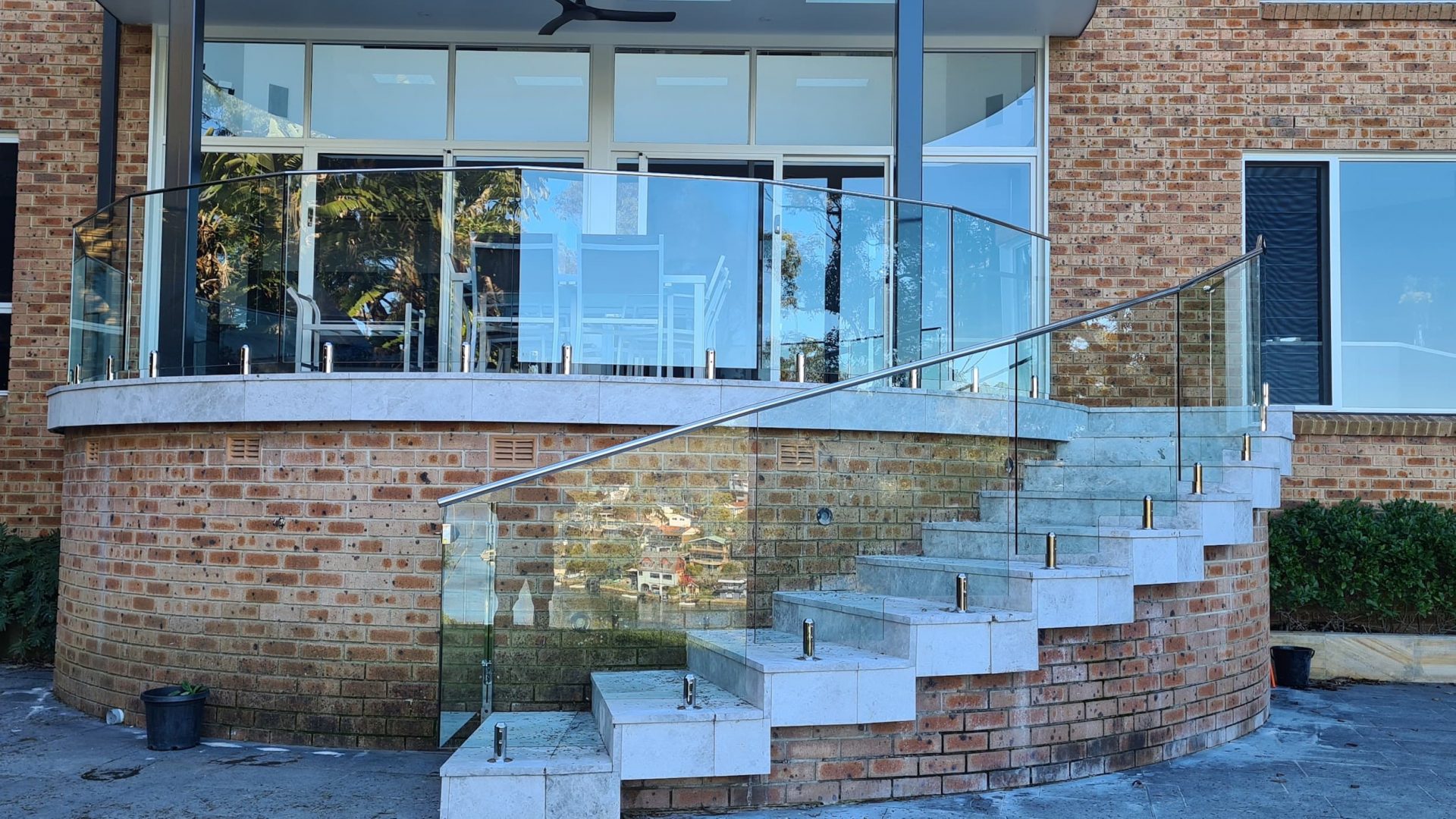 Glass Curved External Balustrade, Lugarno - Glass Fence Supplies